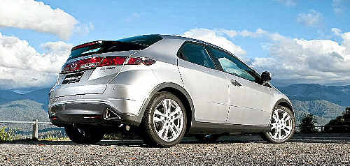 The Honda Civic Si has the looks to trump just about any hatch. The Honda Civic Si has the looks to trump just about any hatch.
